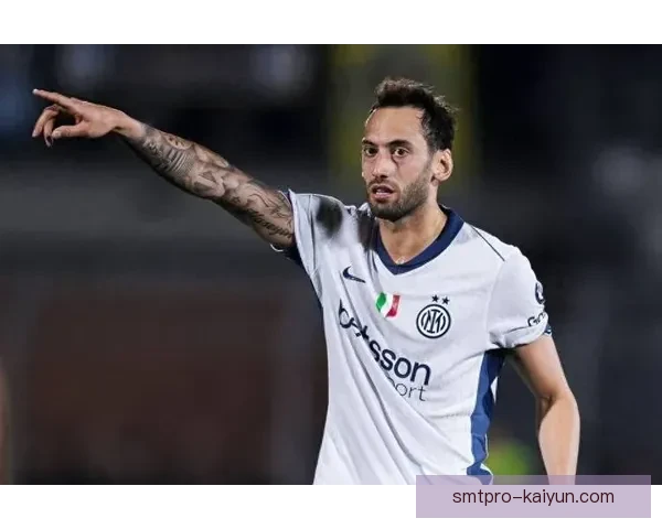 恰尔汗奥卢在新赛季展现出突出的技术特点，值得关注的表现与同位置球员的对比分析。